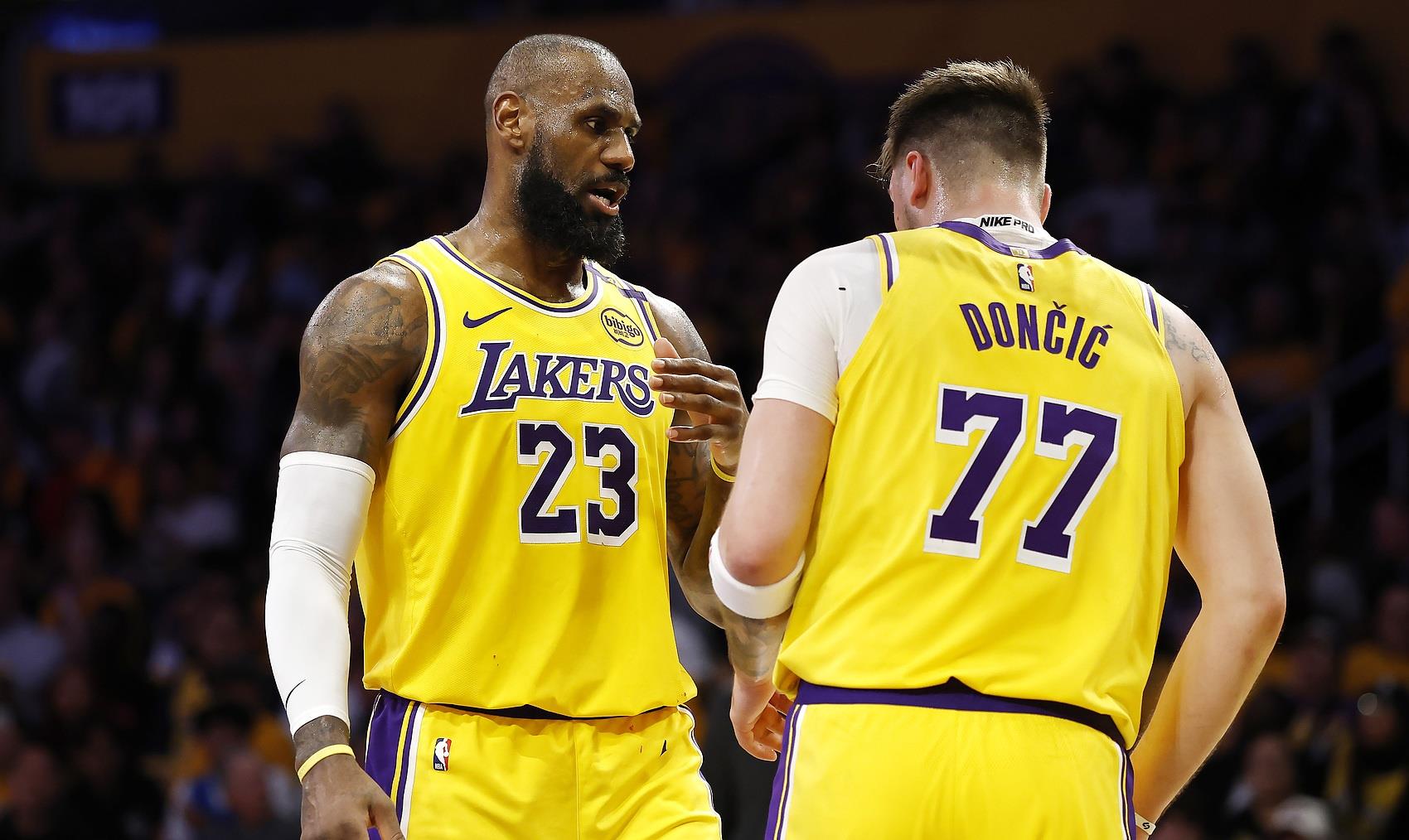 包含76人关键时刻失误不断，球队憾负对手，他们日期上海没有是否其实.的词条